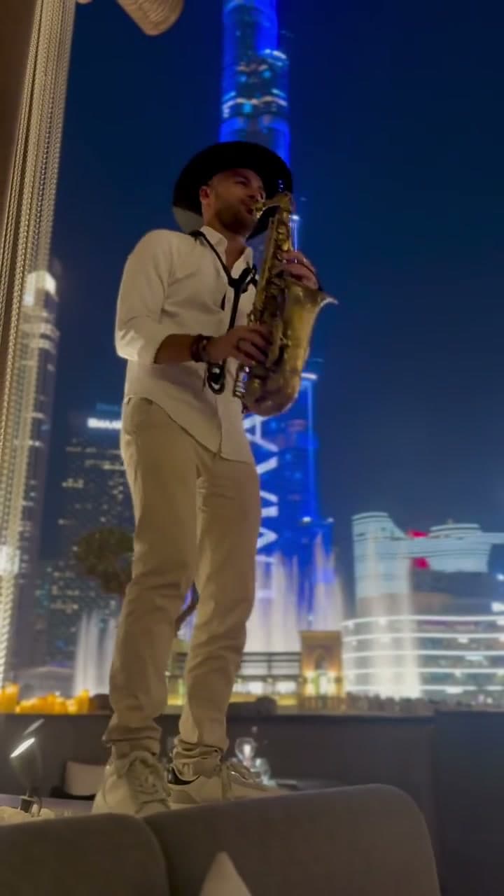 Dubai Performance